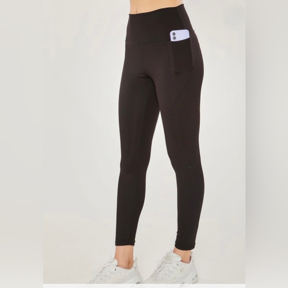 Last 2 Activewear Seam Detail Leggings Pockets Stretchy Black Moisture Wicking